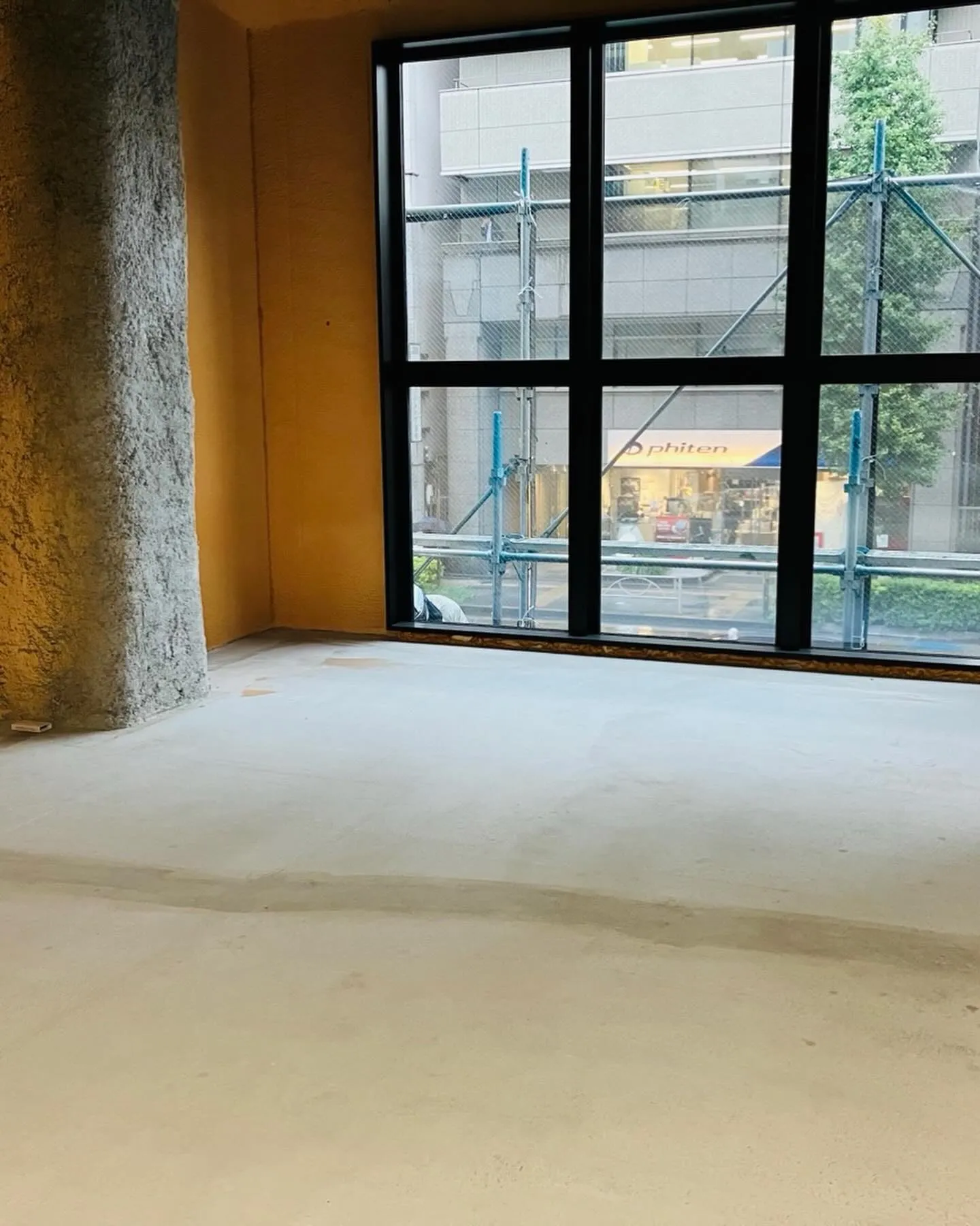 浅草の鉄板焼き系すてぇき屋すきずきでございます♪